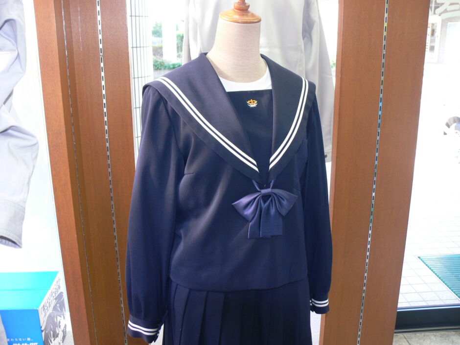 学生服